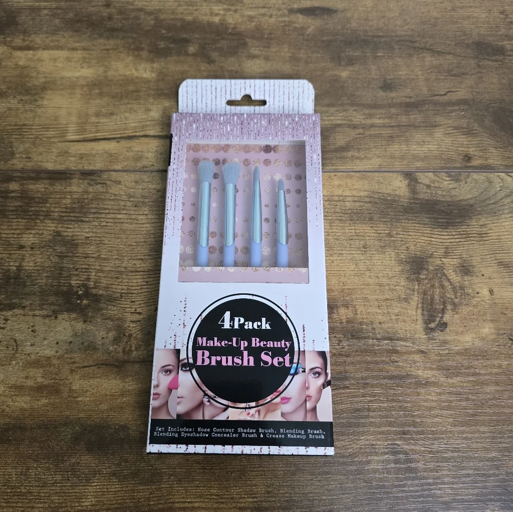New 4-Pack Make-Up Beauty Brush Set